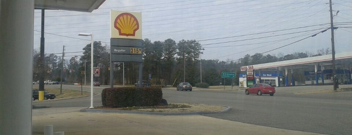 Shell is one of สถานที่ที่ Mary ถูกใจ.