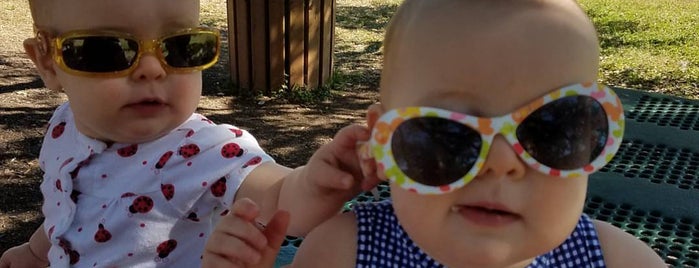 Pool at Dick Nichols Park is one of Places to go.