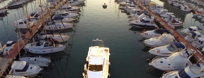 Restaurante Club Nautico Campello is one of Cerca de Morriña.