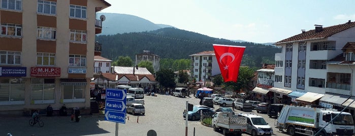 Pınarbaşı Meydan is one of Locais curtidos por Özlem Bayrak👑.