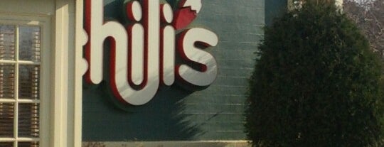 Chili's Grill & Bar is one of สถานที่ที่ Harry ถูกใจ.