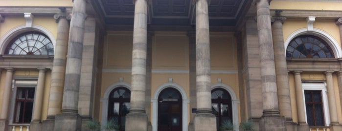 Палац княгині Щербатової / Princess Palace Scherbatova is one of สถานที่ที่ Victor ถูกใจ.