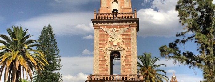 Plaza De La Constitucion (Los Arcos) is one of Locais curtidos por Angelica.