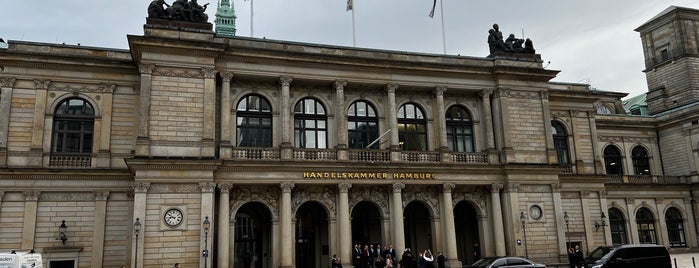 Handelskammer Hamburg is one of Locais curtidos por Antonia.