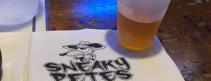 Sneaky Pete's is one of Lieux qui ont plu à Tom.