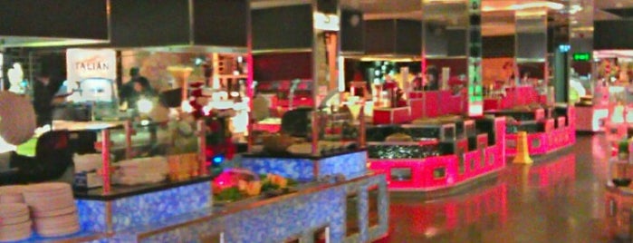 Red Hot World Buffet is one of Locais curtidos por Pete.