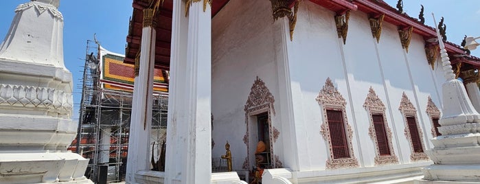 Wat Pathumkongka is one of ร้านทํากุญแจศรีสมาน ใกล้ฉัน 094-861-1888 ราคาถูก.