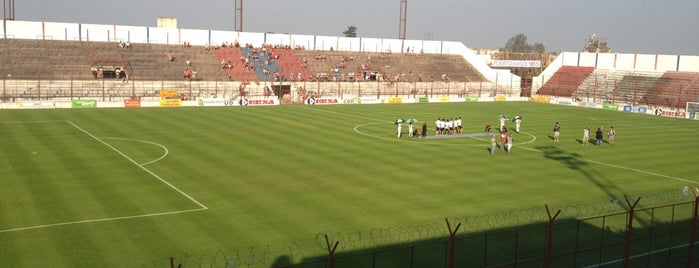 Estadio Huracan Corrientes is one of Lieux qui ont plu à Mirinha★.