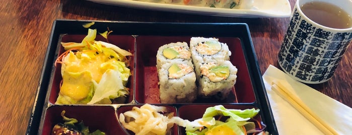 Furagu Sushi is one of Adamさんのお気に入りスポット.