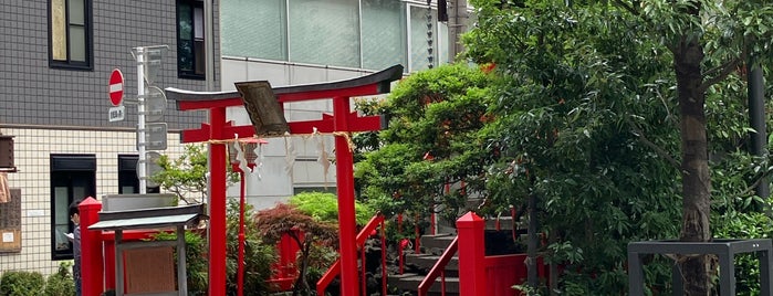 講武稲荷神社 is one of 神社.