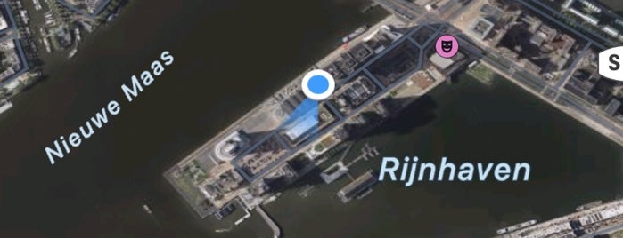 Cruise Terminal Rotterdam is one of Tempat yang Disukai Stefania.