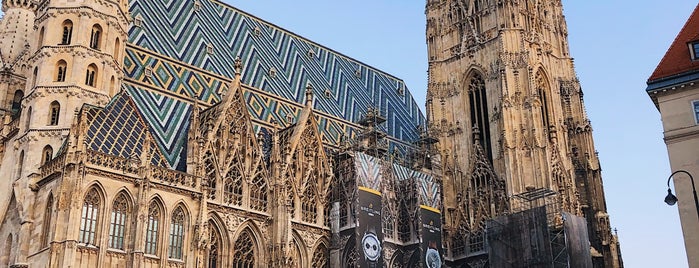 Cathedral of St. Peter is one of Lieux qui ont plu à Nina.