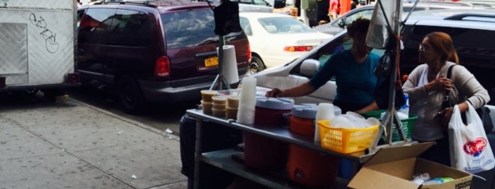 Dominican Maiz Krakiao, Habichuelas Con Dulce, Arroz Con Leche & Majarete Stand is one of Posti salvati di Kimmie.