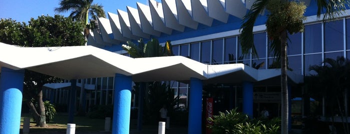Aeropuerto Internacional de Acapulco (ACA) is one of Locais curtidos por Mehmet.