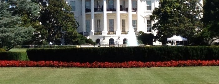 Gedung Putih is one of Washington DC.