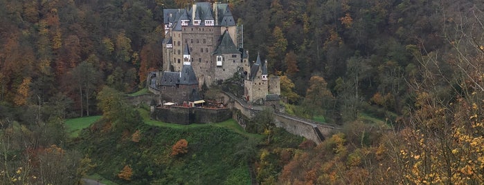 Burg Eltz is one of SmSさんのお気に入りスポット.