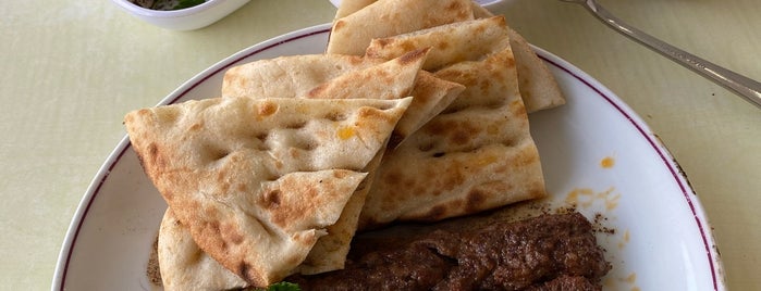 Gül Kebap Salonu is one of SmS'ın Beğendiği Mekanlar.