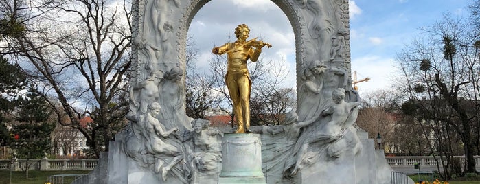 Johann-Strauß-Memorial is one of SmS : понравившиеся места.