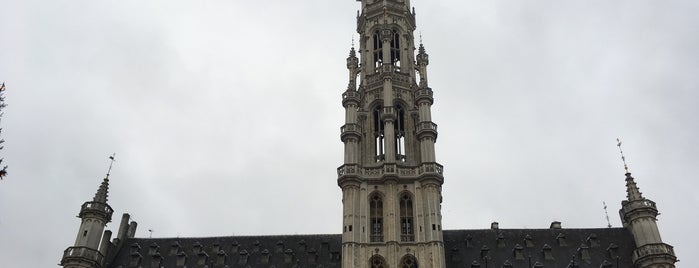 Grand Place is one of Lugares favoritos de SmS.