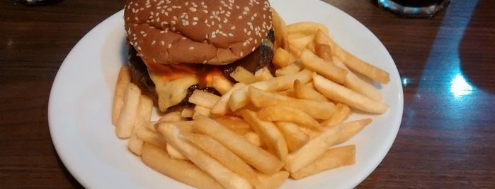 Red Burguer is one of Jaú.