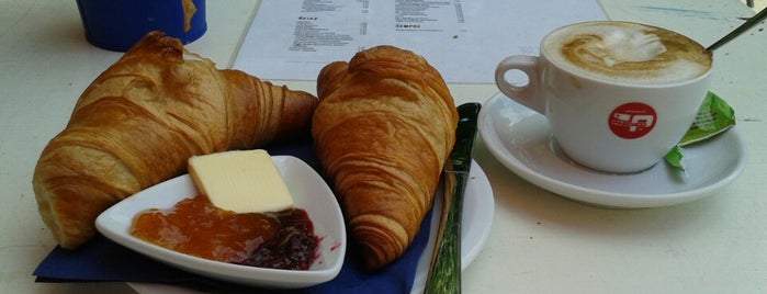 Der Neue Weltempfänger is one of Berliner breakfast.