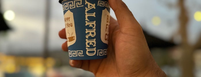Alfred Coffee Malibu is one of B: сохраненные места.