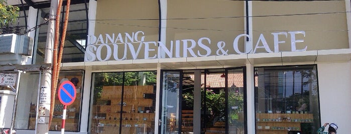Danang Souvenirs & Cafe is one of สถานที่ที่ Andre ถูกใจ.