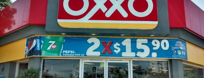 OXXO is one of Erickaさんのお気に入りスポット.