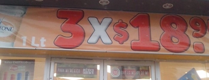 Oxxo is one of Lugares favoritos de Mijail.