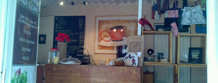 Café La esquinita is one of Posti che sono piaciuti a Ma. Fer.