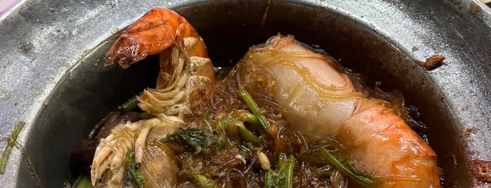 Moo Seafood is one of ประจวบคีรีขันธ์, หัวหิน, ชะอำ, เพชรบุรี.