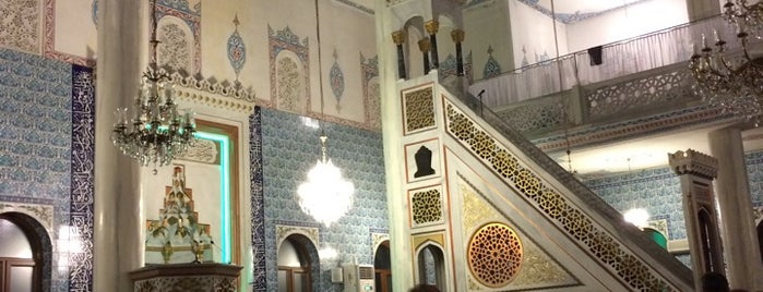 Arapgirli Huseyin Avni Efendi Camii is one of .'ın Beğendiği Mekanlar.