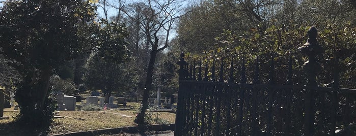 Oakdale Cemetery is one of Jesse : понравившиеся места.