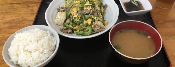つぼやのそば屋 is one of 沖縄定食屋さん.