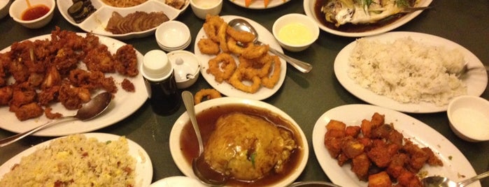 Ahfat Seafood Plaza is one of Davao Food Trip.