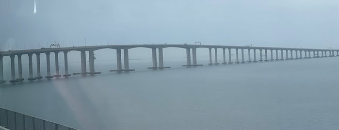 Hong Kong–Zhuhai–Macau Bridge (HZMB) is one of Заехать при случае.