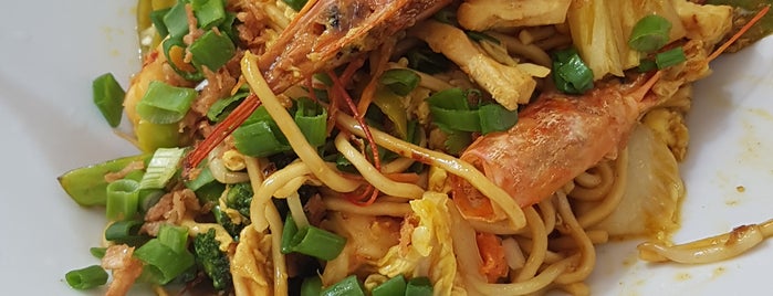 tuk tuk. eat asia is one of Gault & Millau 2019.