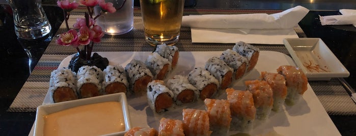 Toko Japanese And Sushi Bar is one of Smote's Faves.