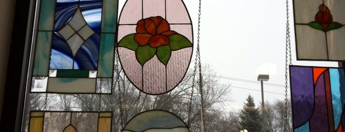 The Vinery Stained Glass Studio is one of Locais curtidos por Divya.