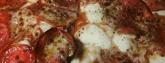 Inferno's Wood Fire Pizza is one of Rob's Oahu Food List.