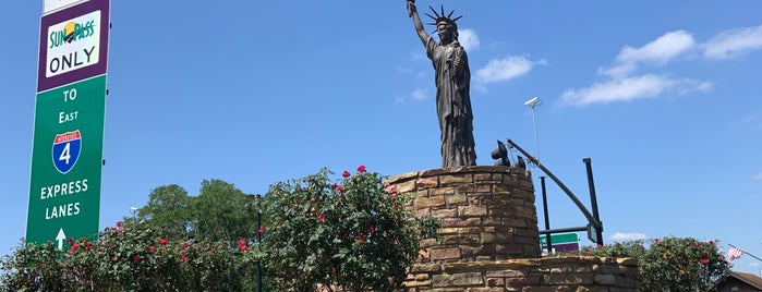 Statue of Liberty is one of Orlando Museums.