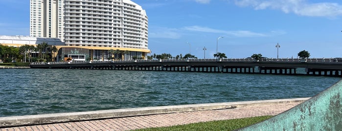 Brickell Key Bridge is one of Richa : понравившиеся места.