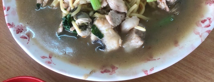 Sin Lian Heang Kopitiam (新蓮香飯店) is one of Edwinさんのお気に入りスポット.