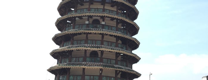 Menara Condong (Leaning Tower) is one of Round-Round Malaysia!.