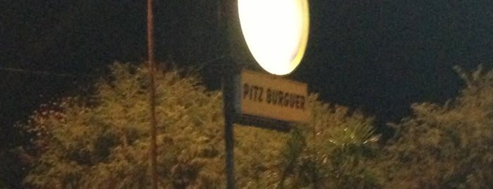 Pitz Burguer is one of Restaurantes.
