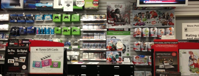 GameStop is one of KENDRICKさんのお気に入りスポット.