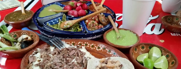 Tacos Andariego is one of Locais curtidos por Oscar.