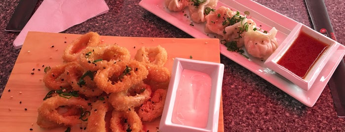 Hollywood Sushi is one of Orte, die Debb gefallen.