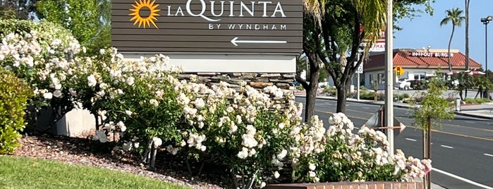 La Quinta Inn & Suites Santa Clarita - Valencia is one of California & Nevada 2010.