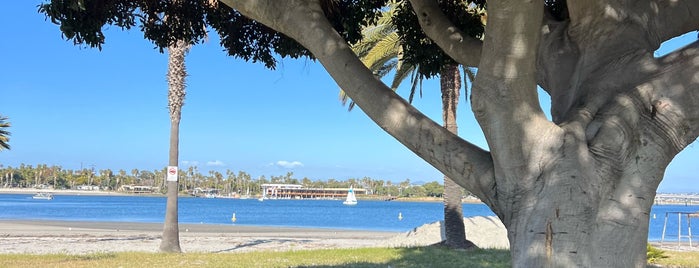 Mission Bay Park is one of My favorites for Beaches.